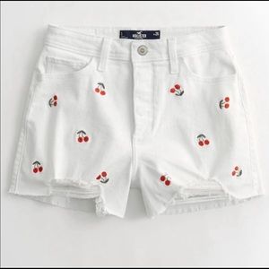 NWT Hollister White Shorts with Cherries, Size 21
